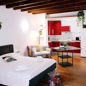 Hbhall Navigli 2 Italia