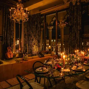 ***** Hotel The Italie